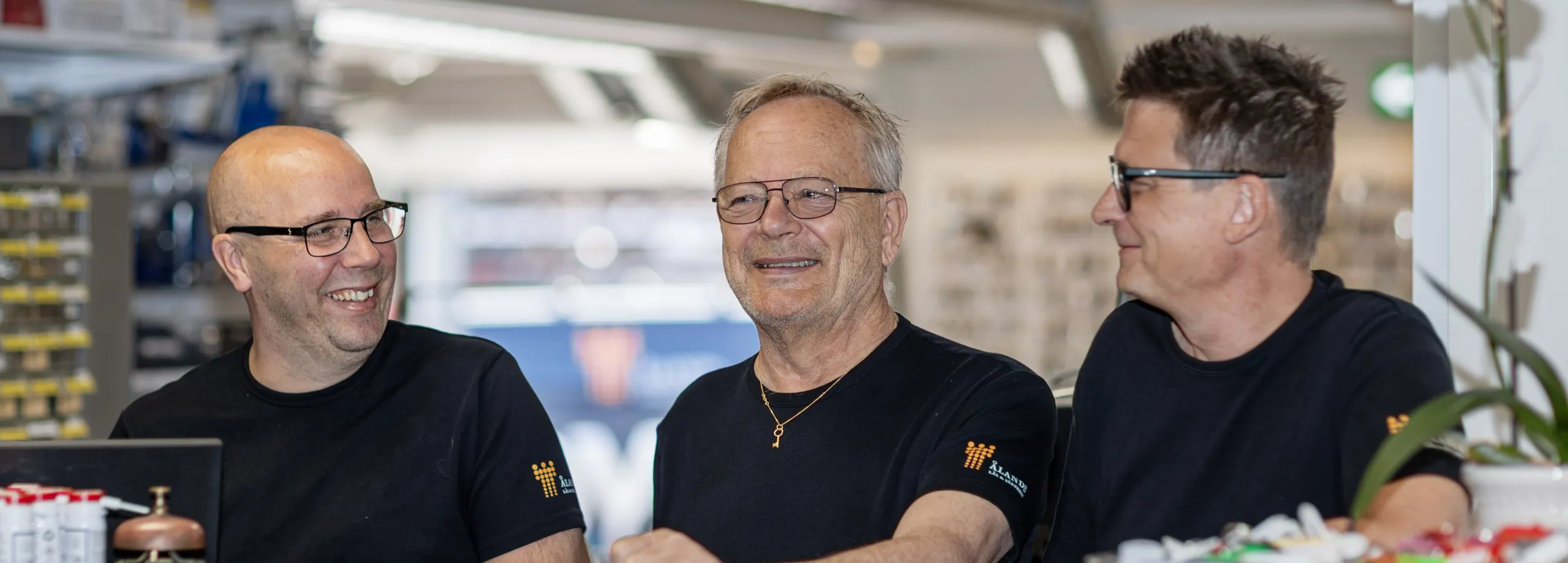 Killarna i butik Ålands Lås